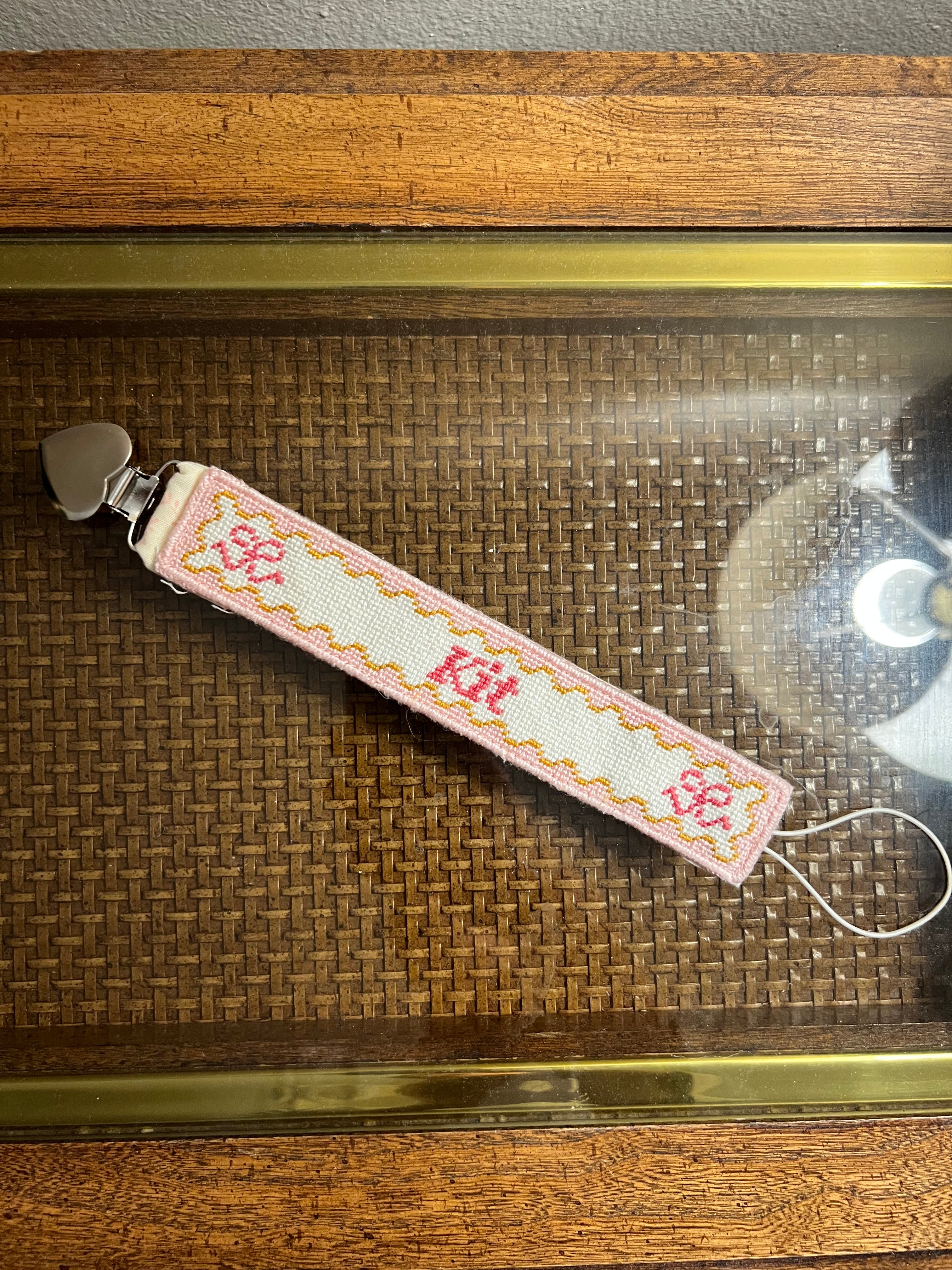 Scallop Pink Bow Paci Clip